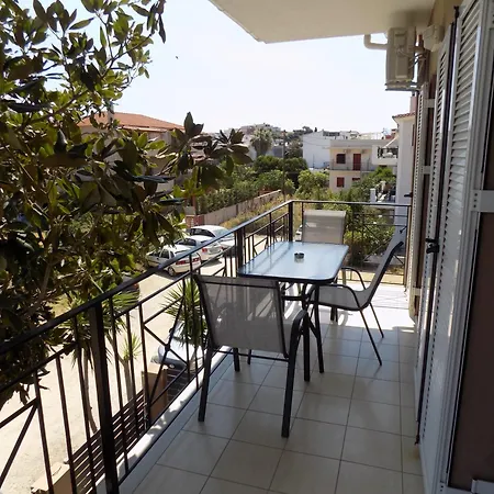 Lefkoma * Skiathos Town