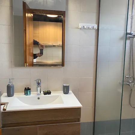 Lefkoma * Skiathos Town