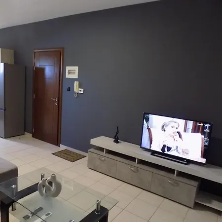 Lefkoma Skiathos Town