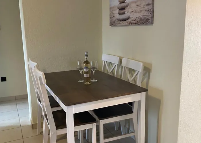 Lefkoma * Skiathos Town