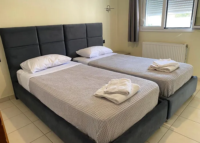 Lefkoma * Skiathos Chora